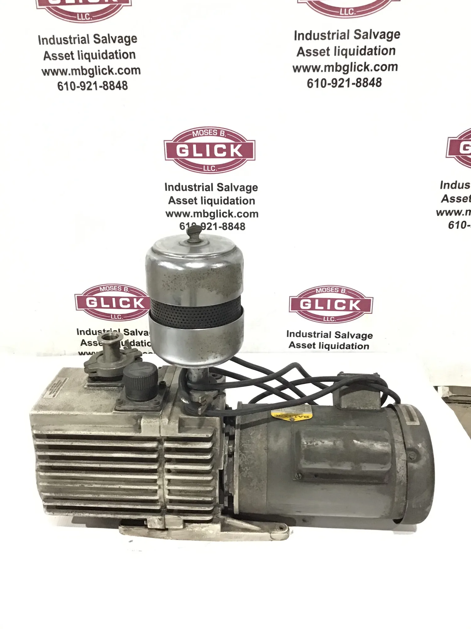 Leybold TRIVAC 92500499 Vane Vacuum Pump with Baldor VL3510 Motor