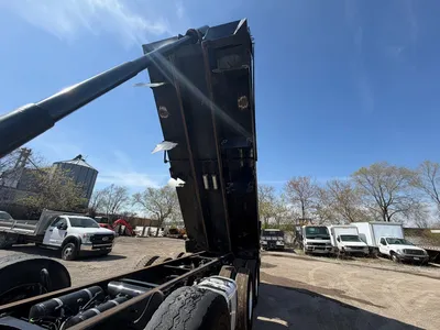 2023 VOLVO VNR300 Dump Trucks | Platinum Group (29)