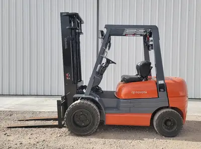 USED TOYOTA 52-6FGU30