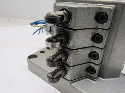 Yamatake Honeywell LDZ-5412 4 Position 125/250V AC/DC Micro Roller Plunge Switch