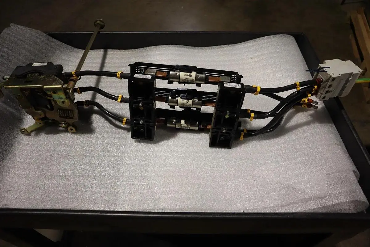 Allen Bradley 1494R-N100/ 40023-418-01/ X-410710 3 Pole Disconnect Switch #5333