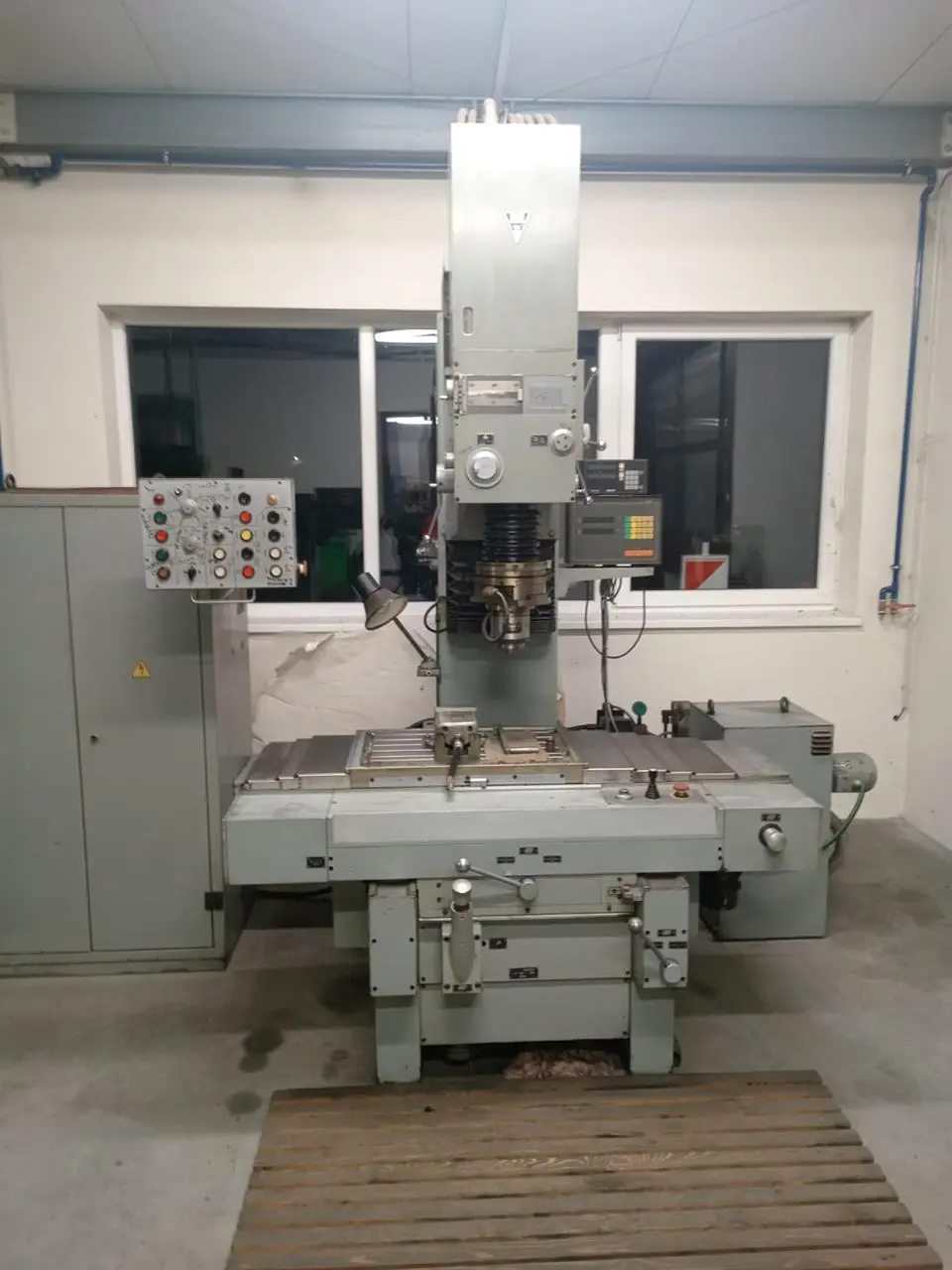 USED 1990 STANKO 32M83F10