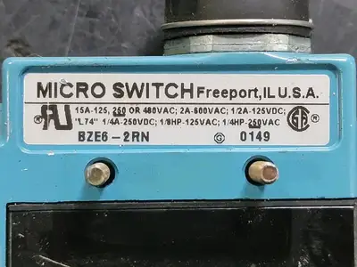 Used MICRO SWITCH BZE6-2RN Switchgears British Columbia CA | Lenmark #241159