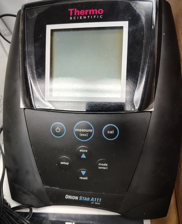 Used THERMO SCIENTIFIC _UNKNOWN_ pH Meter California US | Biotech Equipment Sales #1464746