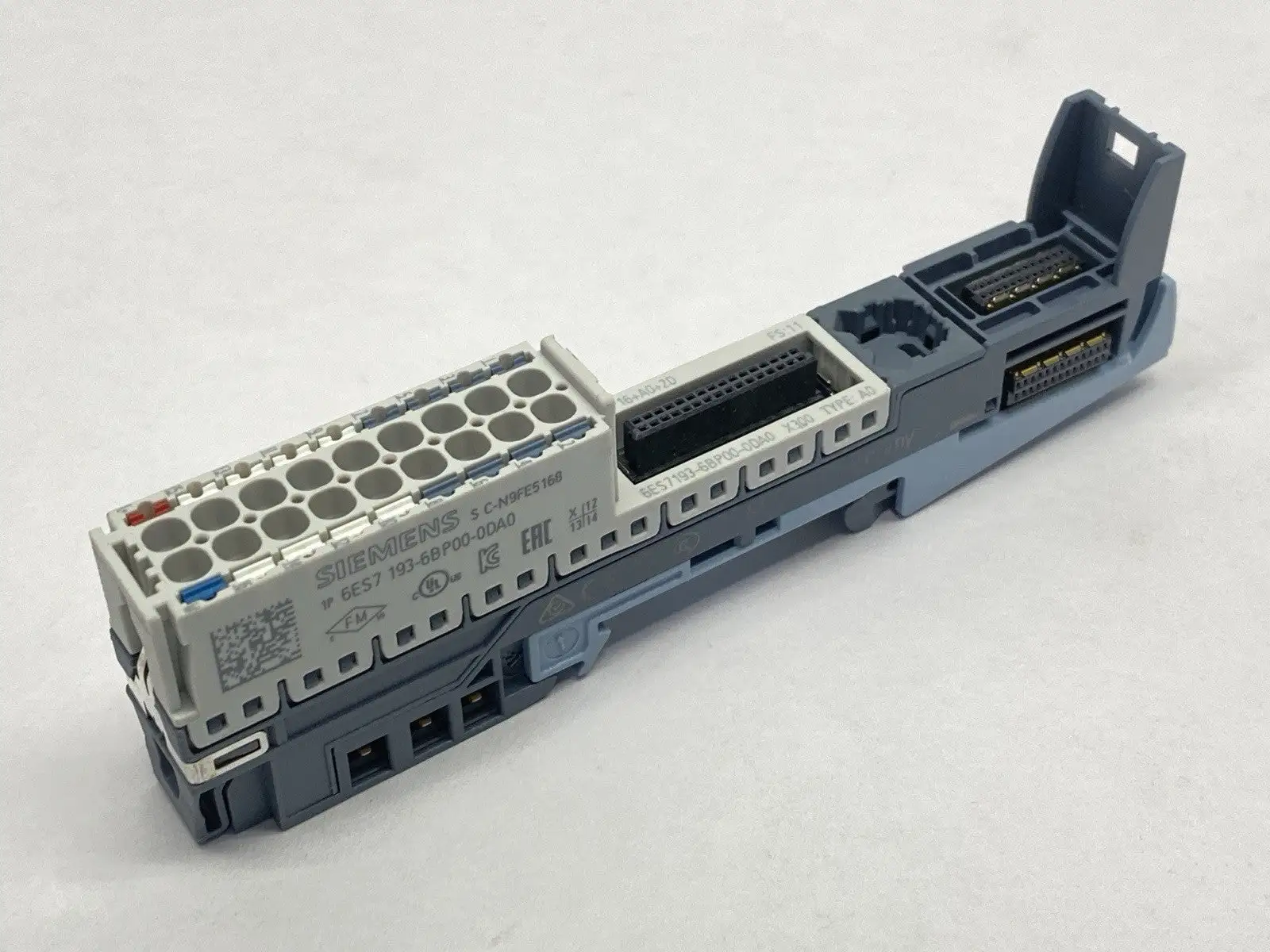 New | in-Stock SIEMENS SIMATIC ET200SP BASE UNIT BU15-P16+A0+2D PLC Chassis | Maverick Industrial Sales #1104227