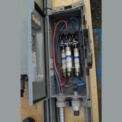 Square D 100 Amp Heavy Duty Safety Switch