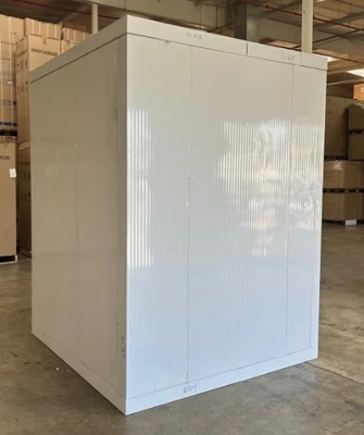 171-0076 6’ x 6’ Walk In Freezer Box with Floor