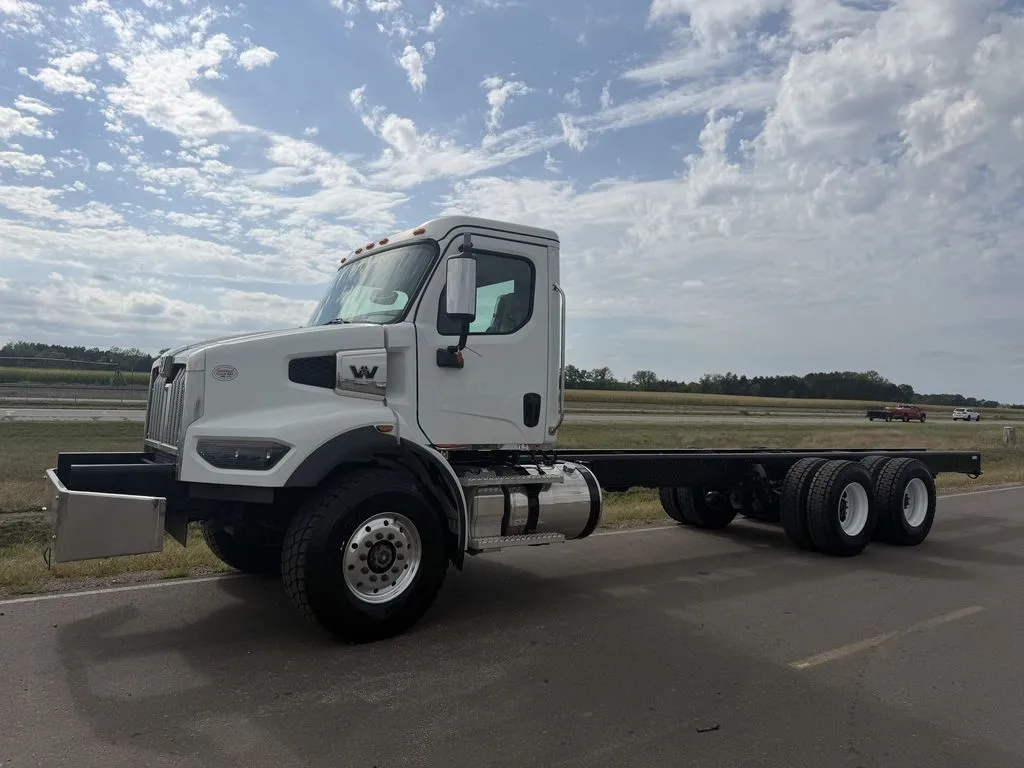 New | in-Stock 2025 WESTERN STAR 4900 Box trucks Minnesota US | Carco Truck & Equipment #1520079