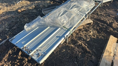 GALVANIZED CORRUGATED STEEL SHEET Few Damaged