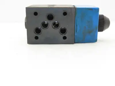 Used VICKERS _UNKNOWN_ Valves/Fittings Indiana US | Arrow Industrial #1365380