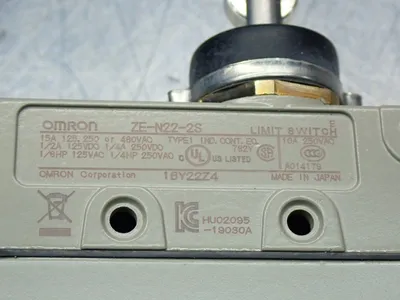 NEW OMRON ZEN222S
