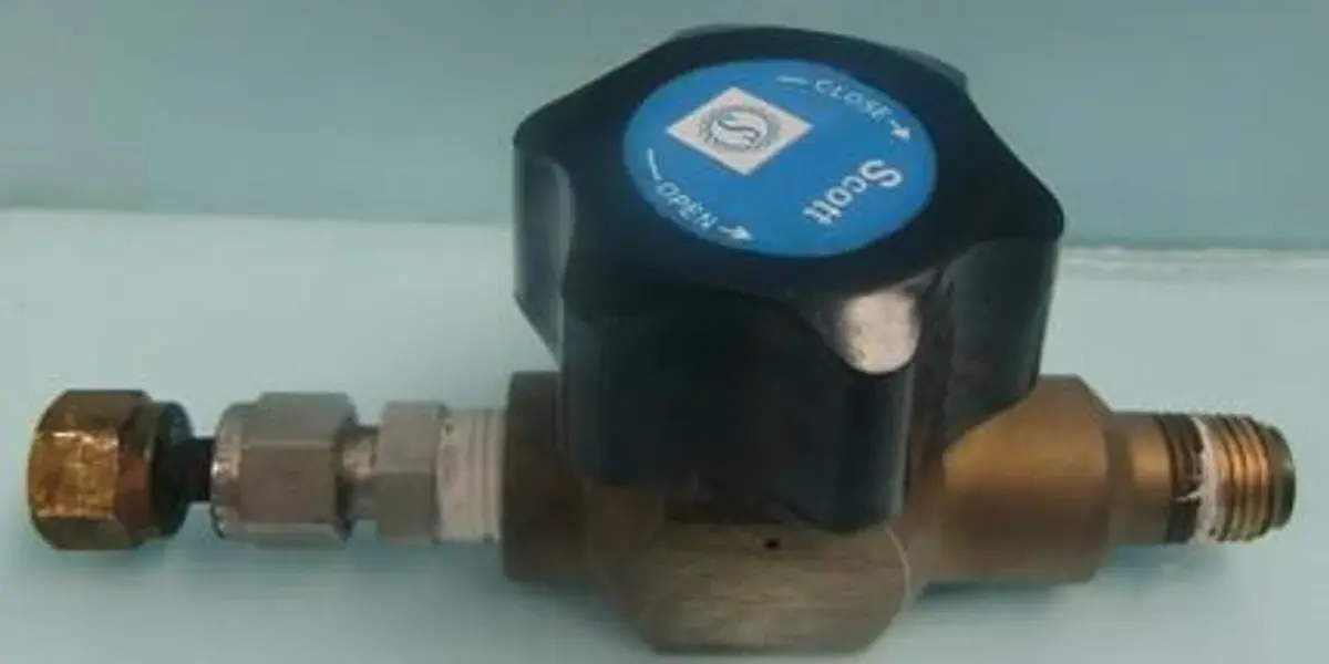 QTY. 1. SCOTT SPECIALTY GASES PRESSURE REGULATOR V...