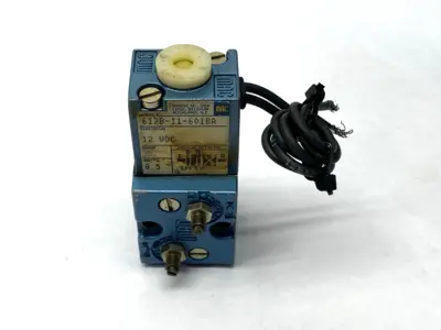 USED MAC VALVES PNEUMATIC SOLENOID VALVE 1/4" PORTS