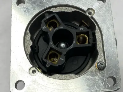 USED APPLETON MOUNTING RECEPTACLE 3-POLE 100A 3W