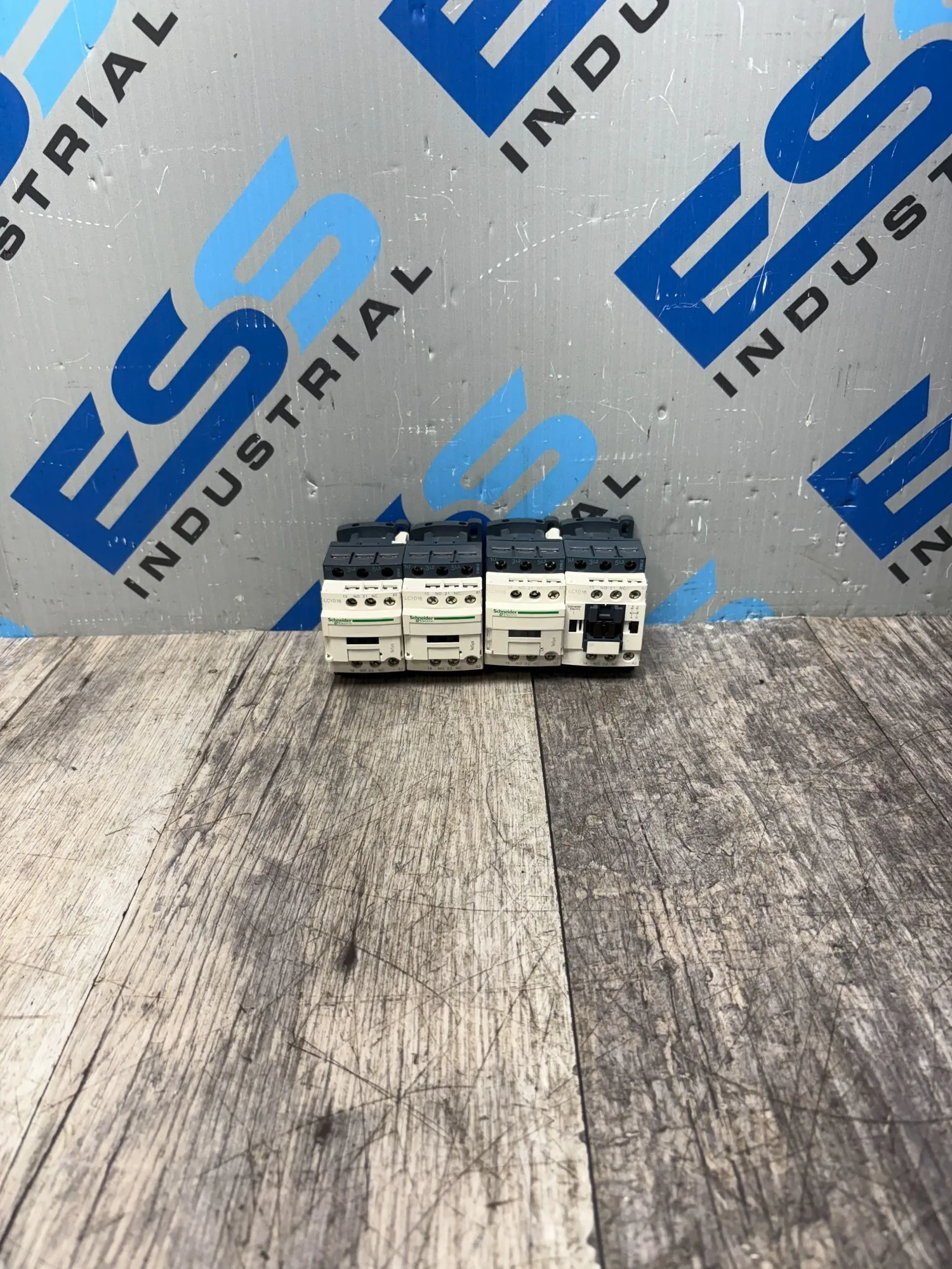 USED SCHNEIDER LC1D18