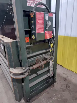 60" X 30" X 20HP PIQUA MODEL #30 VERTICAL HYDRAULIC CARDBOARD BALER: STOCK 17412