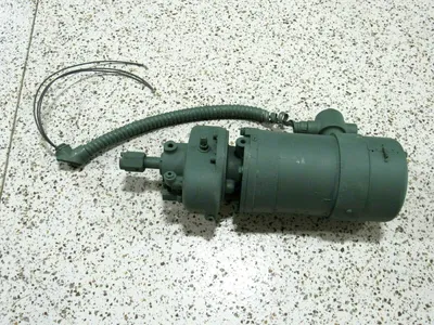 USED CUTLER HAMMER D614494 GEARMOTOR TYPE CD4 SIZE 4 240V