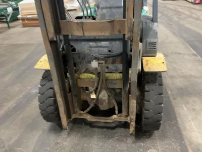 USED 2010 KOMATSU FG25T-16