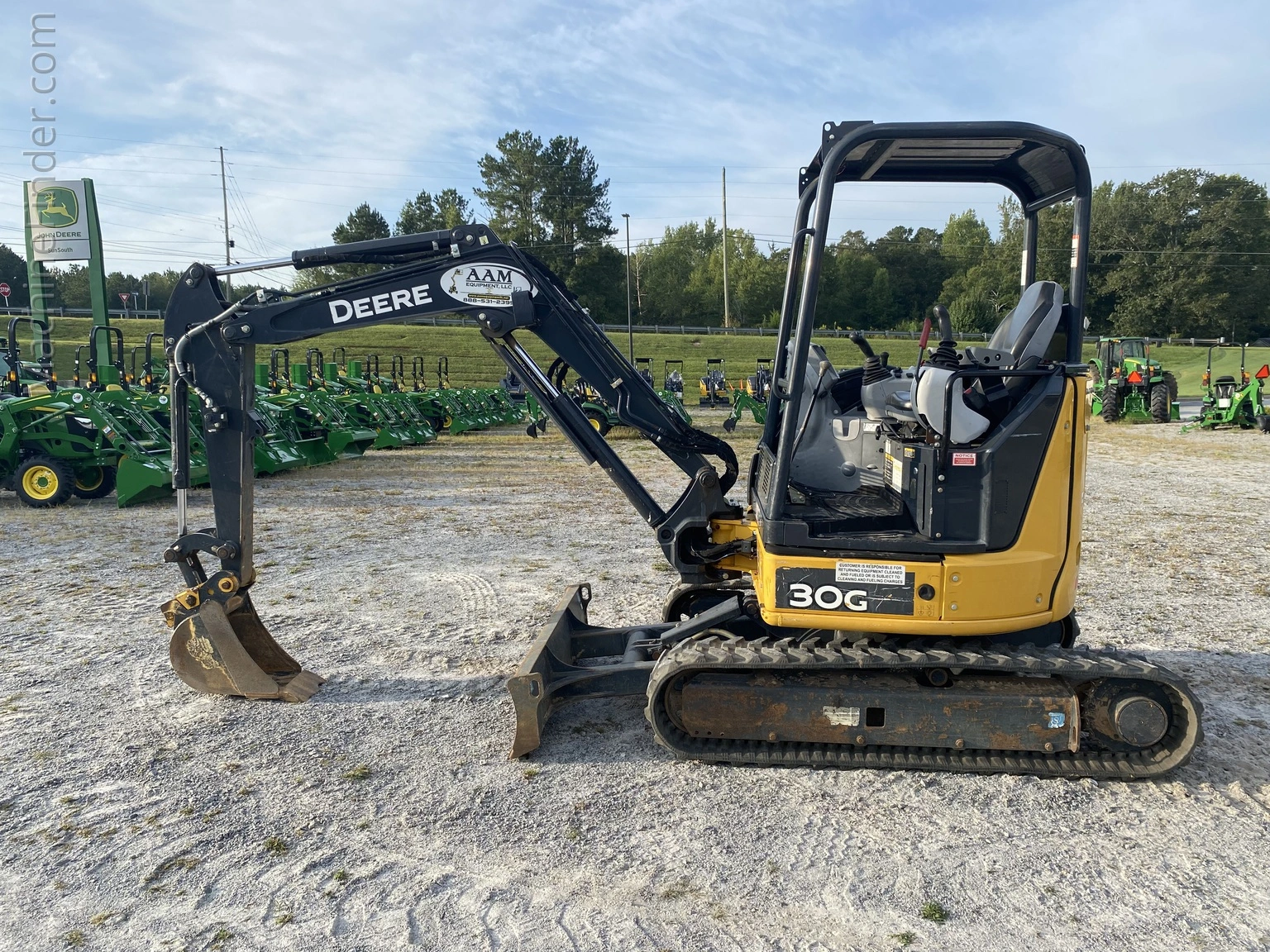 USED 2022 Deere 30G