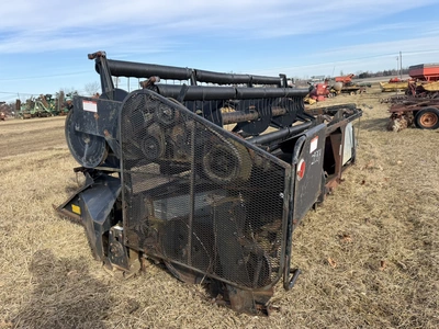 (1) 13' grain head with steel tines, for parts or repair only, in non-working condition, S/N F-F5610...