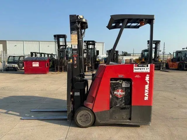 Used 2018 RAYMOND 425C35TT 3-Wheel Stand up Electric Counterbalance Forklifts Illinois US | Somerset Equipment Sales #1546208