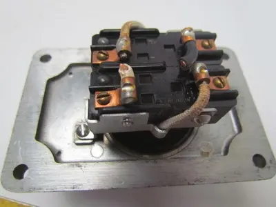 Appleton EFS175-2023C Explosion Proof Twist On/Off 20A 120V
