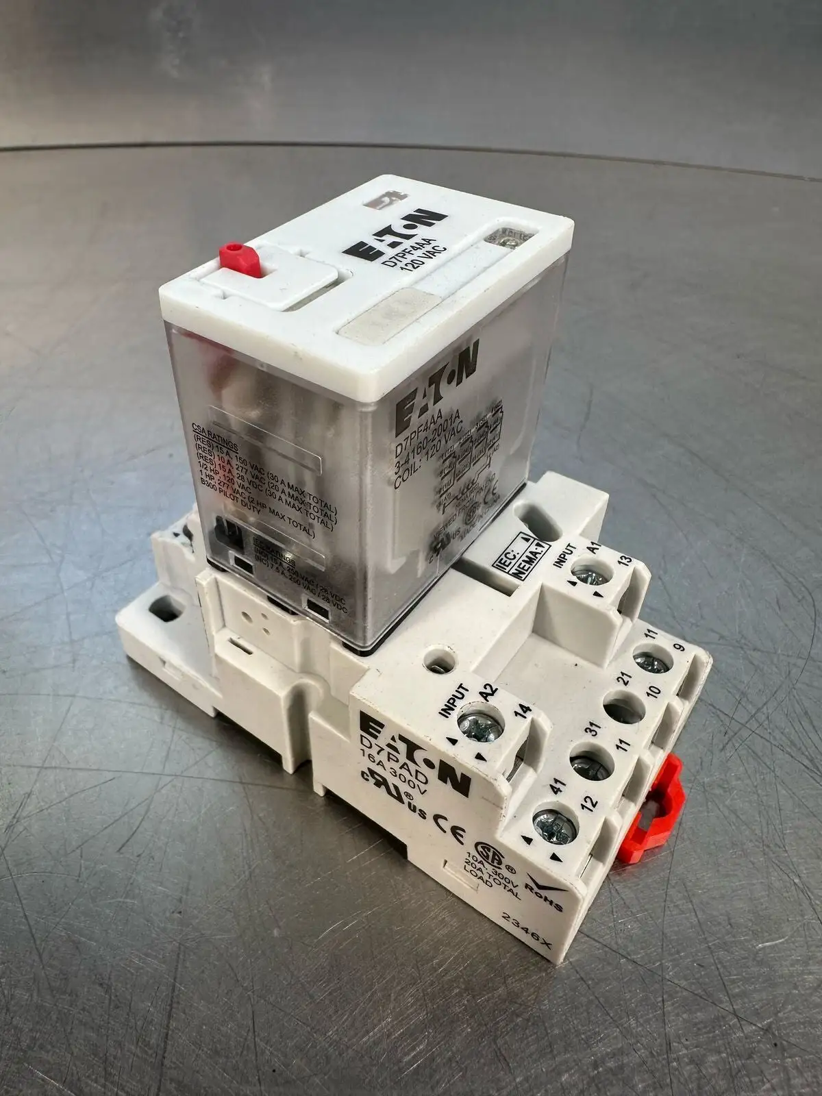 Eaton RELAY D7PF4AA COIL 120VAC, W/ RELAY SOCKET D7PAD 16A 300V (7.3.5)
