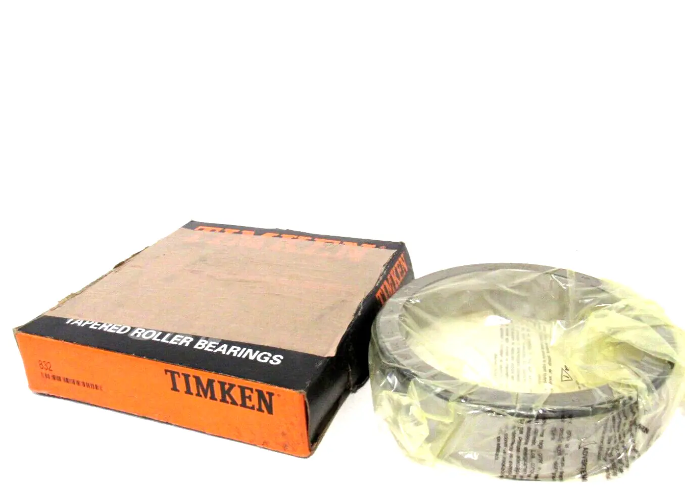 NEW TIMKEN 832 TAPERED ROLLER BEARING