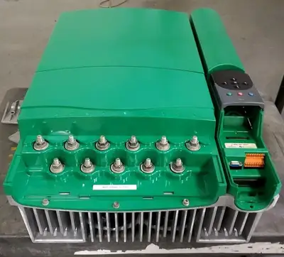 USED Control Techniques UNI4404-R Drive, 380/480V, 180A