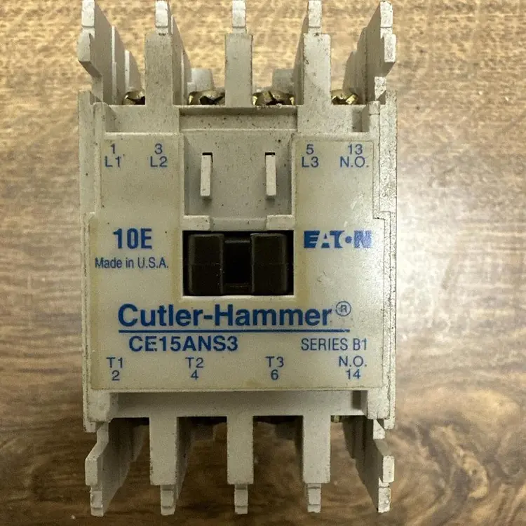 Used CUTLER-HAMMER CE15ENS3 PLC Contactors | Surplus Asset Holdings #1226593