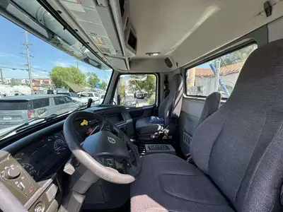 Used 2019 VOLVO VNL300 Conventional trucks California US | Commerce Truck Equipment Sales #1548722