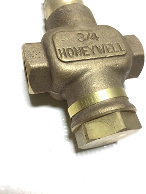 Hubbell Killark EZH170 Hostile Lite Sodium (HPS) Housing/Globe 175Watts 60Hz