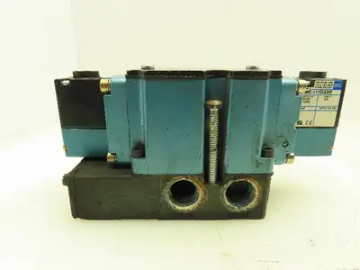 MAC 6521B-211-PM-111DA Pneumatic Double Solenoid Valve 4/2-Pos 120V w/Sub-Base