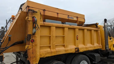 USED 2005 INTERNATIONAL WORKSTAR 7400