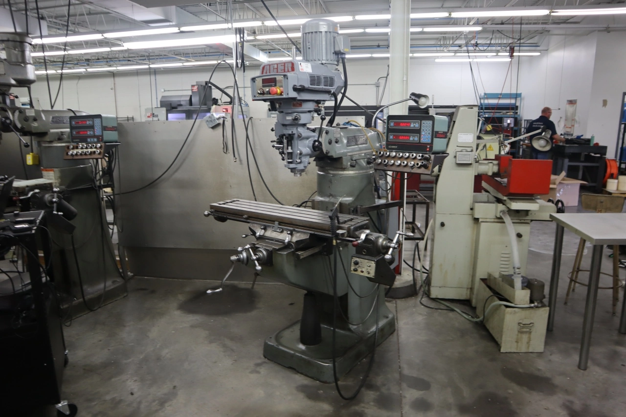 Used BRIDGEPORT 2J Vertical Mills Minnesota US | Machinesused.com #1368685