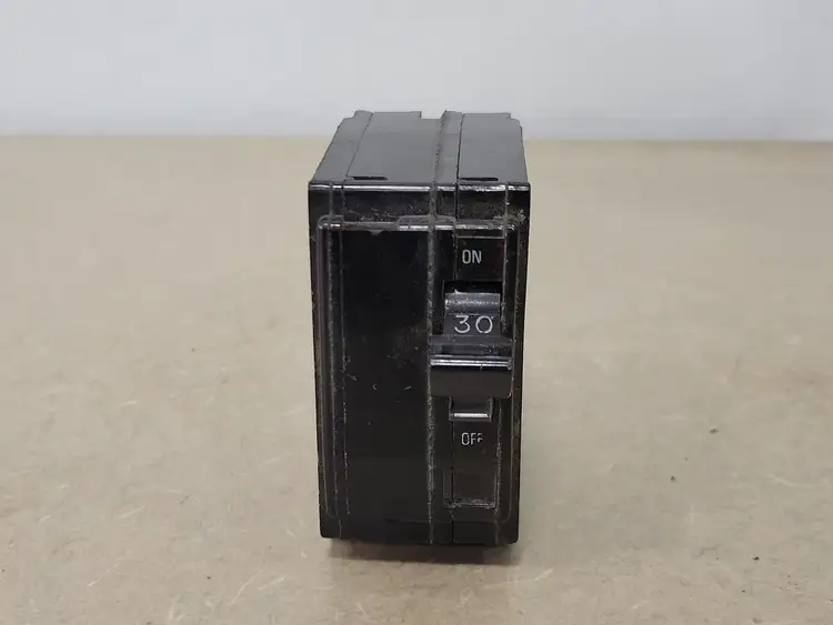 Used SQUARE D QO230 Switchgears British Columbia CA | Lenmark #239957