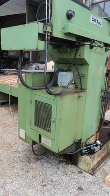 CME CNC Universal Mill, in very good used condition, visible under power