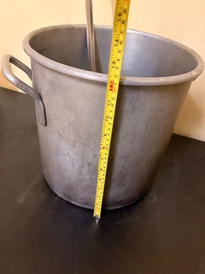 cooking pot