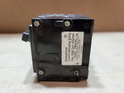 30 Amp 3 Pole 240 Volts Circuit Breaker