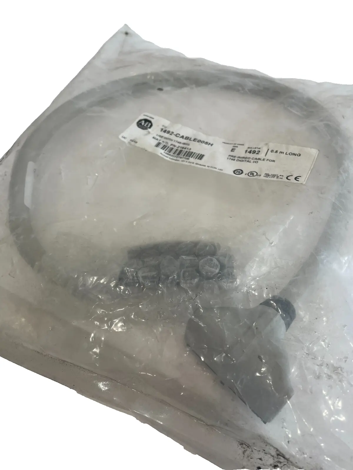 A / B 1492-CABLE005H PLC MODULE CABLE 1492CABLE005H NEW, SURPLUS