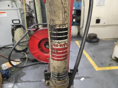 Manual Hydraulic Press (Cylinder Needs Rebuild)