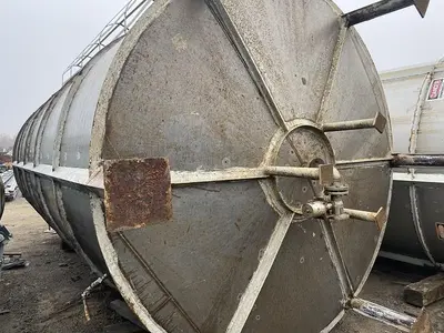 Used USED 10,000 GALLON STAINLESS STEEL VERTICAL TANK _UNKNOWN_ Vertical Single Wall Tanks North Carolina US | DH Griffin Used Equipment #1383731