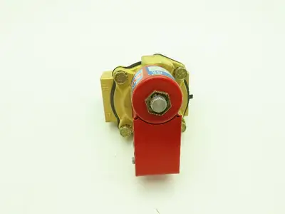 Skinner Lancer 2LG2LBJ7125 Brass Solenoid Valve 2-Way NC 120V 125 PSI 1-1/4" NPT