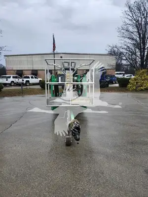 USED 2018 JLG T350