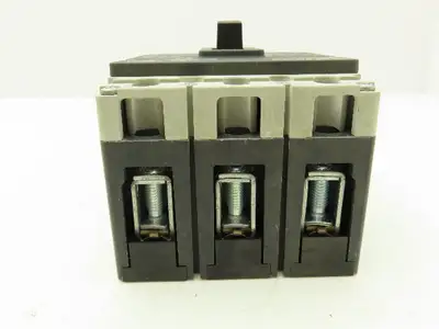 Siemens VL 160X 3VL1703-1DA33-0AA0 Circuit Breaker 3-Pole 3PH 32A 690VAC 250VDC