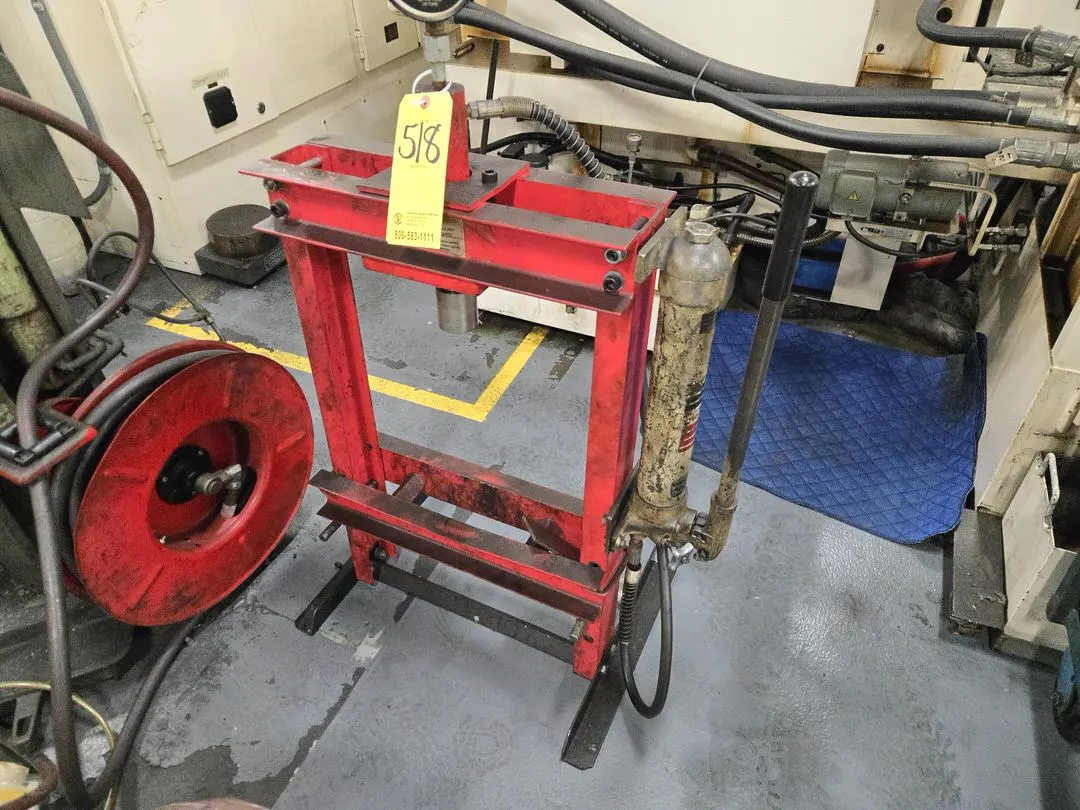 Manual Hydraulic Press (Cylinder Needs Rebuild)
