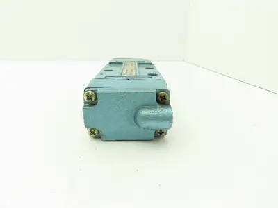 Skinner S4AACBX4 Pneumatic Directional Control Spool Valve 5/2 Pos 150 PSI