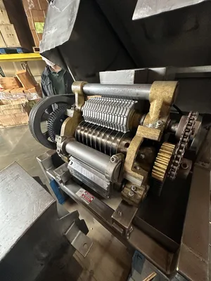 USED URSCHEL LABORATORIES L-A WITH DISCHARGE CONVEYOR