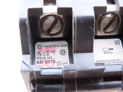 Square D QOB340 Bolt On Circuit Breaker 3 Pole 40A 240V Square Screws Lot of 2