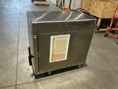 Used ALTO-SHAAM VMC2-H3H SX HALF-SIZE VECTOR® H MULTI-COOK OVEN - 208-240V/3PH Electric Ovens Michigan US | Miedema Asset Management Group #1370190